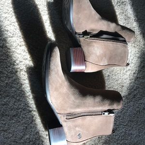 Born boots 9.5